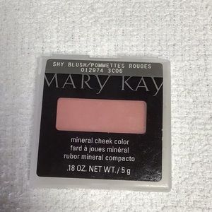 Mineral cheek color shy blush